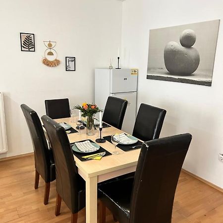 Apartmán Danube Dwelling Akacfa 26 - Private Indoor Garage Budapešť Exteriér fotografie