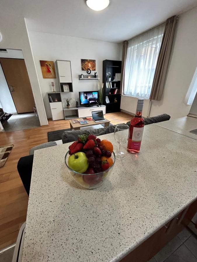 Apartmán Danube Dwelling Akacfa 26 - Private Indoor Garage Budapešť Exteriér fotografie